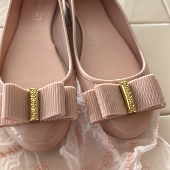 New Victoria Adams Flats - Picture 7 of 10